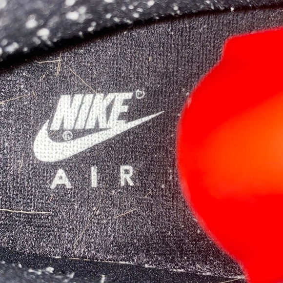 Jordan bred 11 gently used - Picture 6 of 8